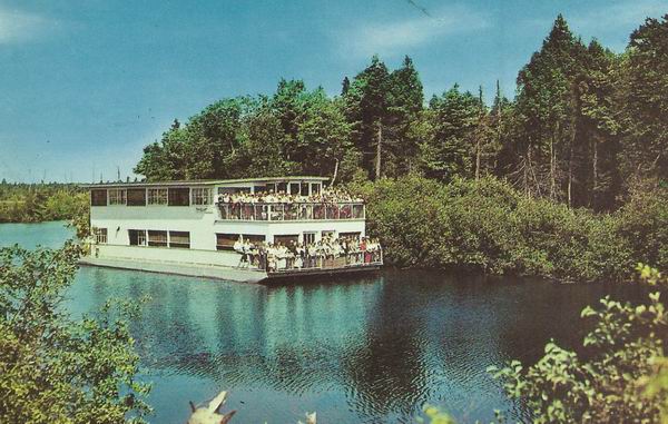 River Boat Tahquamenon (newer photo)